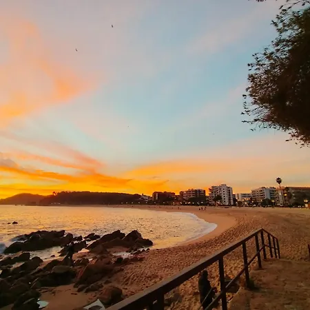 Familiar Con Piscina Junto A La Playa * يوريت دي مار