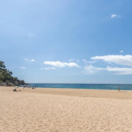 Familiar Con Piscina Junto A La Playa شقة